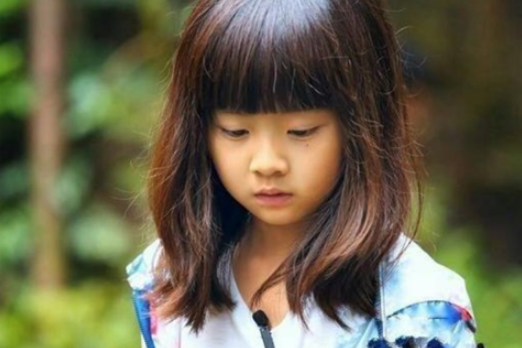 本以为黄磊女儿够漂亮了,看到徐峥女儿,才知啥叫"美若天仙"