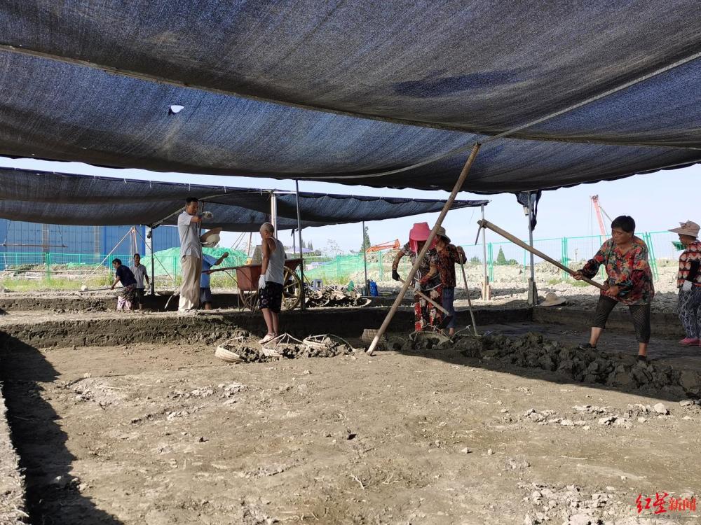 三星堆遗址|三星堆农民考古名人“曾院士”：跟考古队多年，“今天晒稻谷不去修文物了”