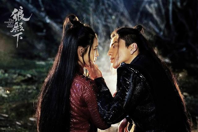 余生请多指教|肖战的下一部剧真的要来了？线下联名产品低调宣传，物料已经投放