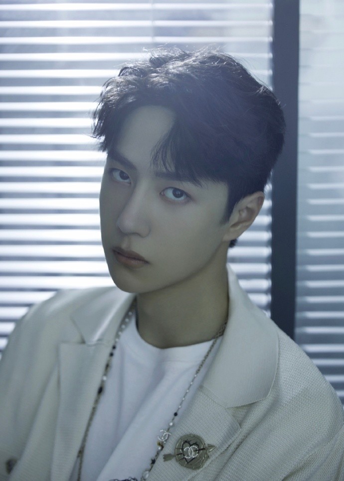 王一博|王一博在博君一肖CP纪念日晒“爱心痣”饰品，唯粉脱粉回踩唾骂其恶心丑陋