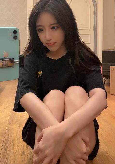 呆妹惹怒特摄圈,cos奥特曼还上街,道歉后仍被喷到光速删视频