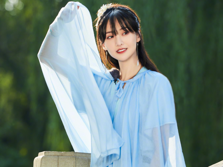 郑爽|郑爽不演戏要当综艺小公主？网传她又接新节目，搭档三位综艺咖！