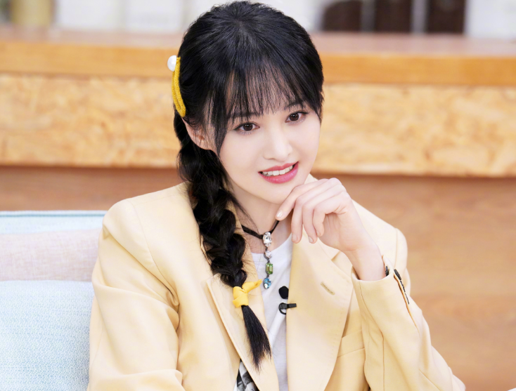 郑爽|郑爽不演戏要当综艺小公主？网传她又接新节目，搭档三位综艺咖！