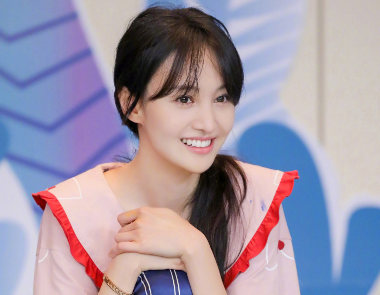 郑爽|郑爽不演戏要当综艺小公主？网传她又接新节目，搭档三位综艺咖！