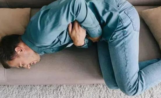 心肌梗塞|61岁老汉，深夜心梗，2小时后离世，叹息：这玩物害了不少人