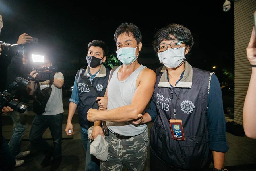 "口罩台湾队"混陆制口罩?台前"卫生署署长":别操作"仇中"情绪