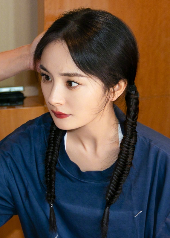 女明星麻花辫杨颖清纯赵露思可爱看到杨幂我又心动了