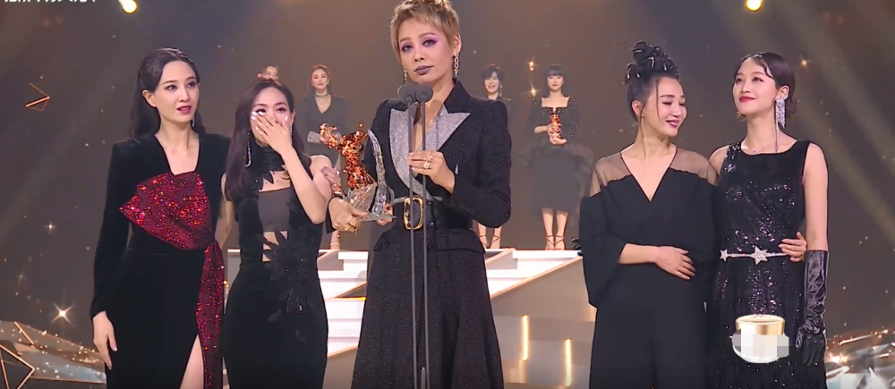 黄龄|黄龄工作室回应争议，疑正面怼宁静，宁愿跟猫狗聊天不想跟人交流