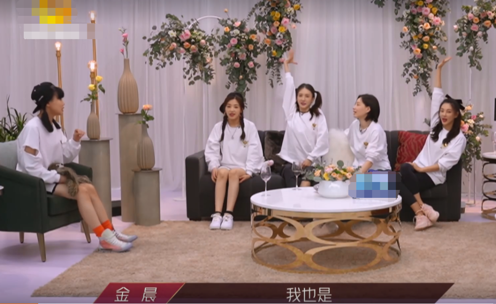 黄龄|黄龄工作室回应争议，疑正面怼宁静，宁愿跟猫狗聊天不想跟人交流