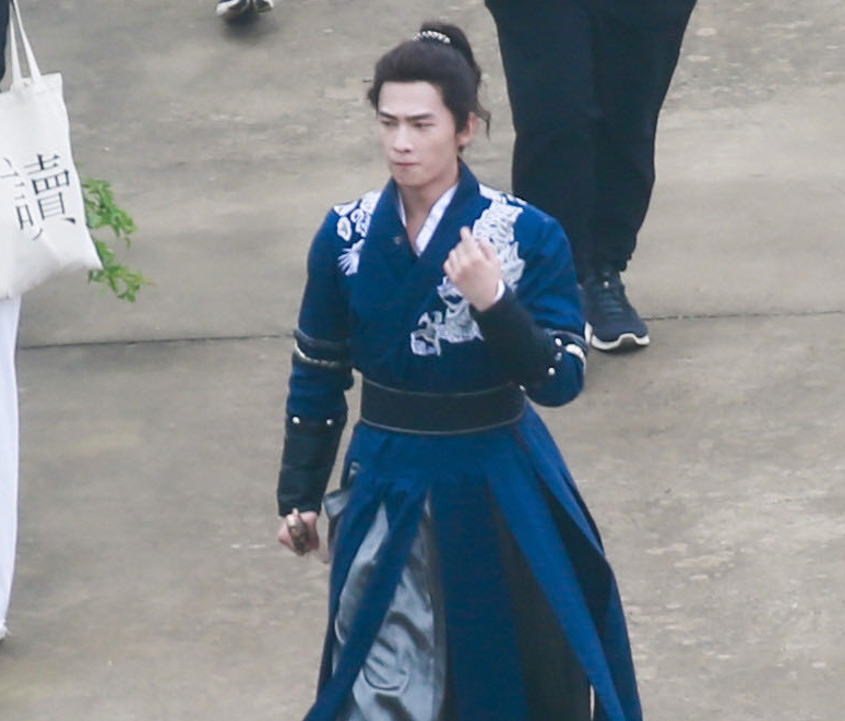 杨洋|杨洋综艺路透被传，放大2倍古装生图，确定不是真人版“奈何”？