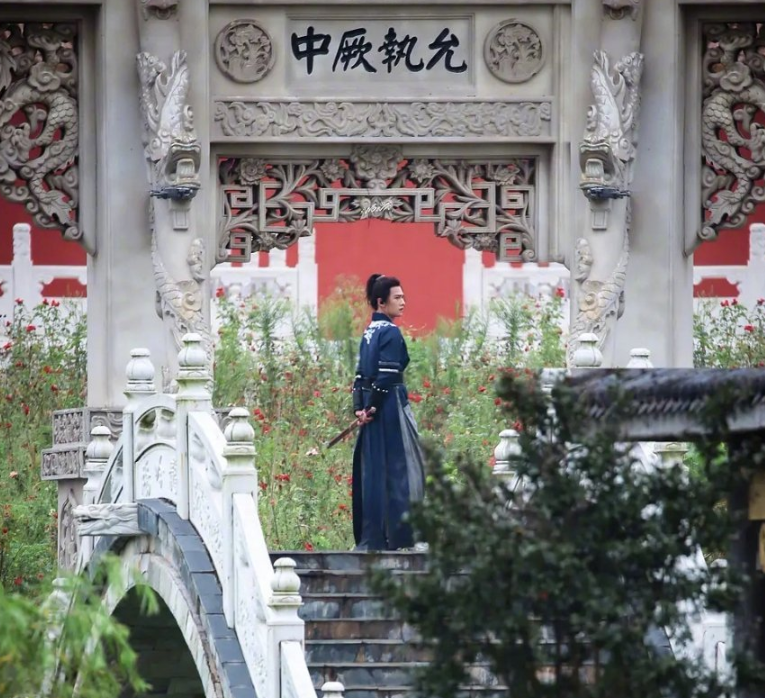 杨洋|杨洋综艺路透被传，放大2倍古装生图，确定不是真人版“奈何”？