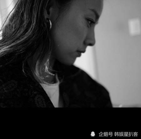 李孝利|李孝利上传“最后的自拍”正式告别SNS，众多明星发文应援，告别照太攻了