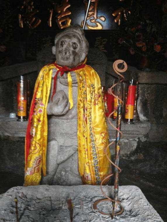 石猴|这里竟然挖出来一个“孙悟空之墓”！难道真的有这么一个猴？