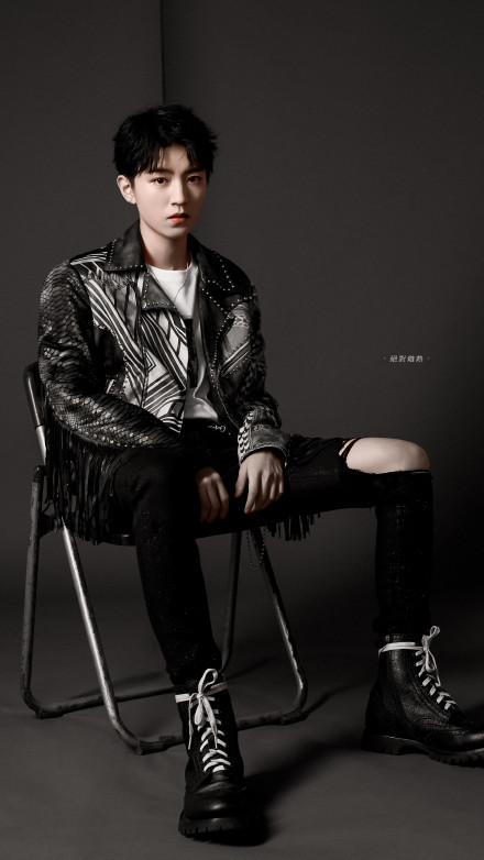 王俊凯长腿合集