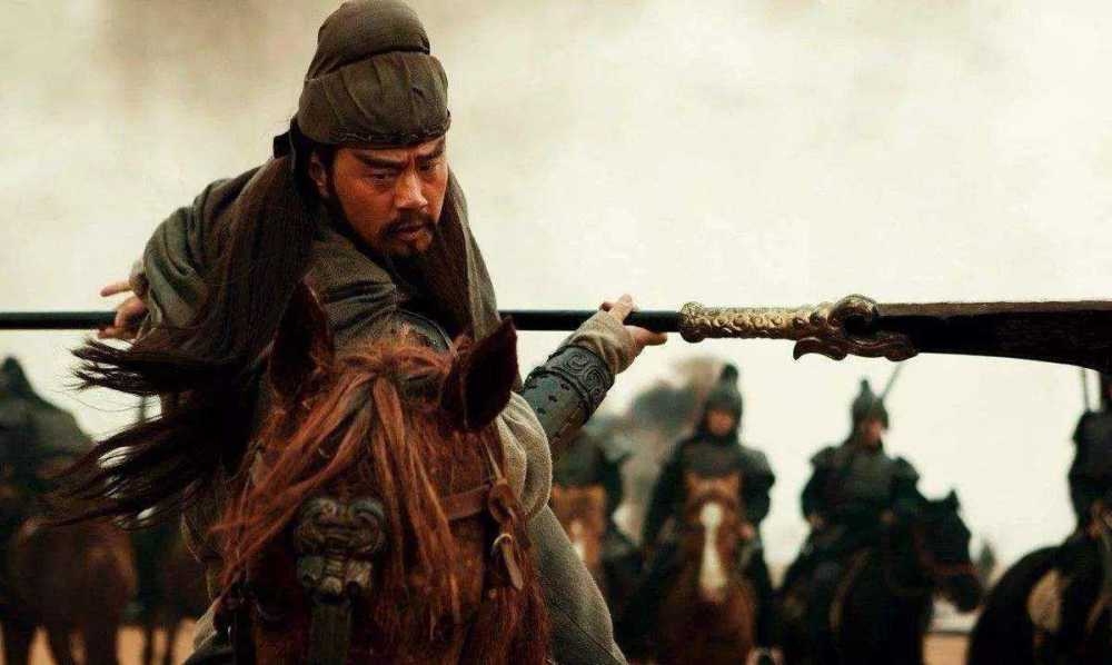 关羽|关羽张飞出身社会底层，也没拜师学艺，为啥功夫如此高强？