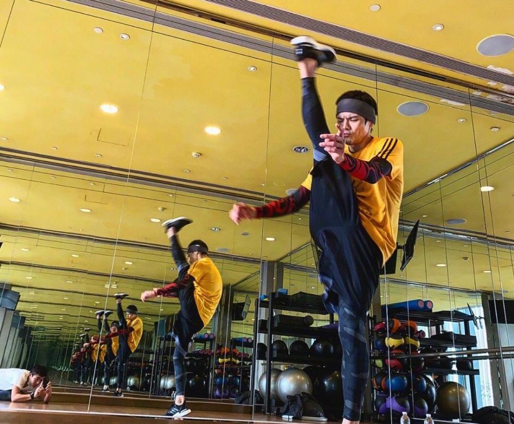 向佐|向佐喜提国外最佳男主奖项，为拍电影苦练六年，证明自己不靠父母