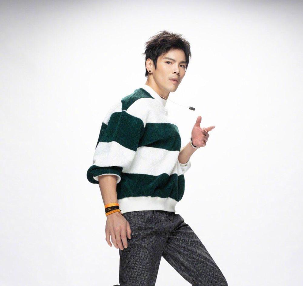 向佐|向佐喜提国外最佳男主奖项，为拍电影苦练六年，证明自己不靠父母