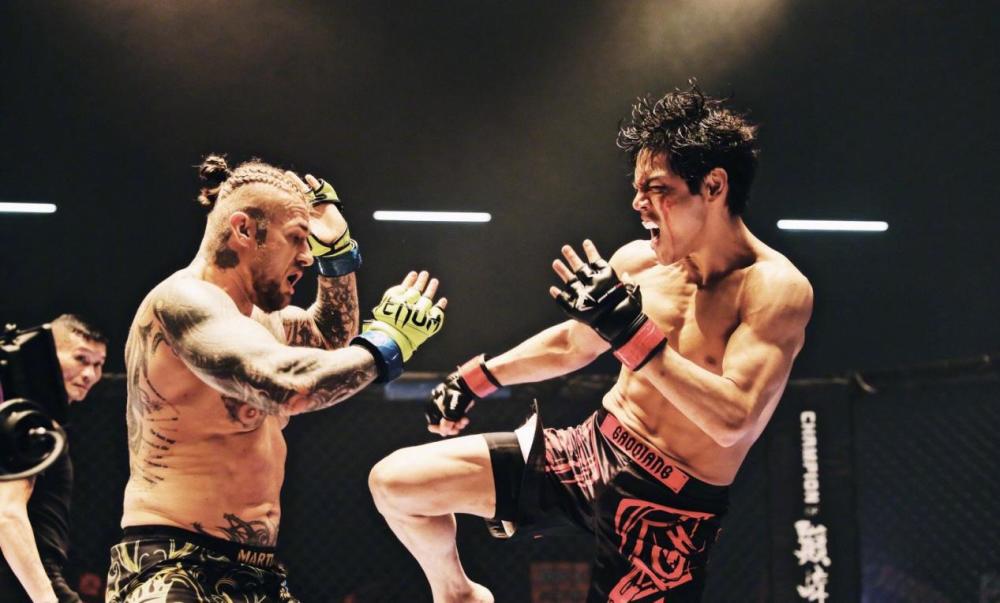 向佐|向佐喜提国外最佳男主奖项，为拍电影苦练六年，证明自己不靠父母