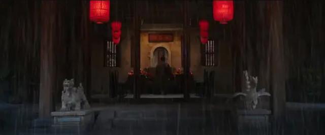 花木兰|《花木兰》遭观众吐槽：祠堂里挂红灯笼，军营门口立雕像，太扯！