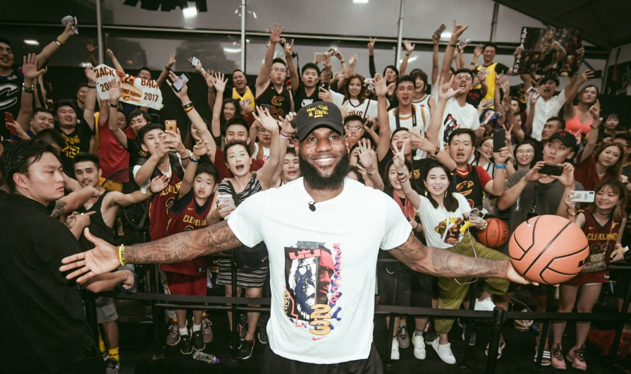 nba球星中国行谁的人气最高看了这5张照片你就能知道
