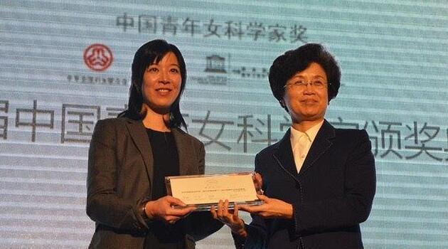 胡海岚|“颜值与实力双爆表”，北大才女胡海岚，点亮了3.5亿人的希望