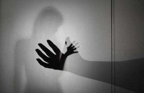 冥冥之中存在的"天秤",无论是爱情中或家庭中,失去平衡的后果都不堪