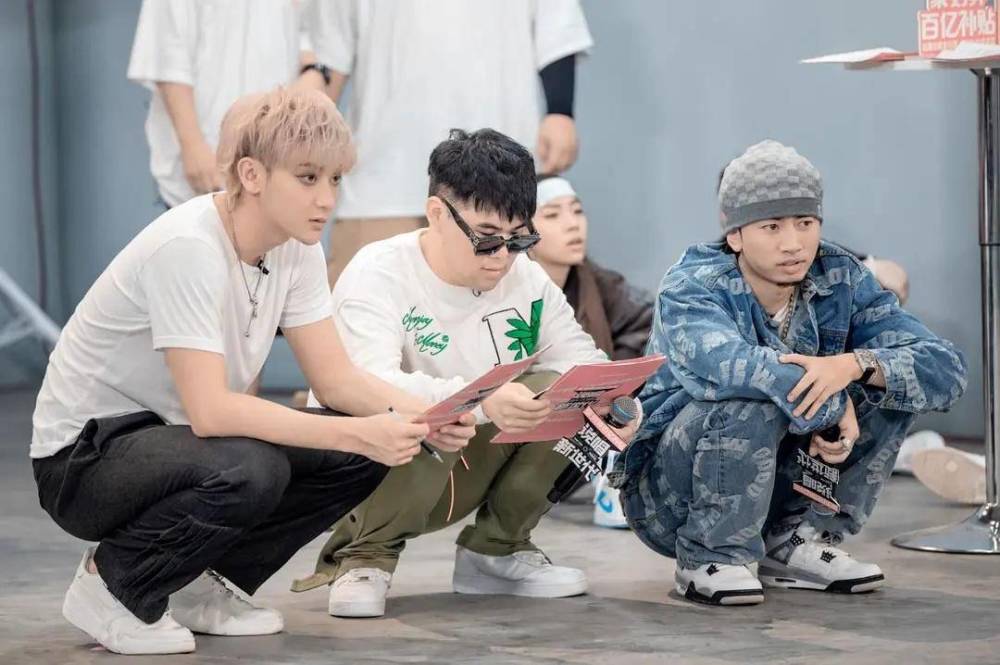 说唱新世代|严敏翻车了？《说唱新世代》延期播出，官方理由被指漏洞百出