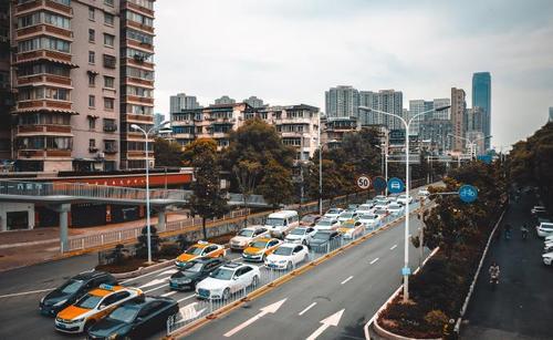 湖南|患难见真情，湖南女孩收留有家不能回的朋友，同吃同住考上同校