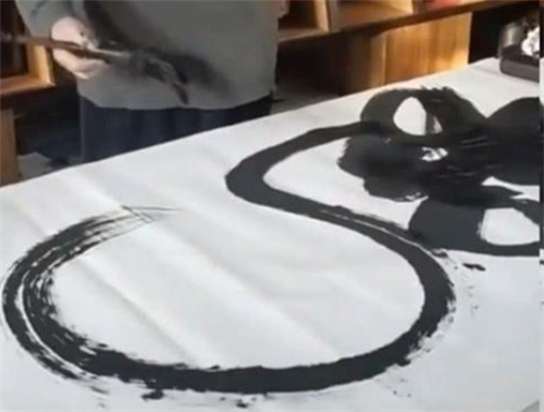 李琦|李琦书法被批评：装模作样地乱写一通，“表演系”书法何时能休？