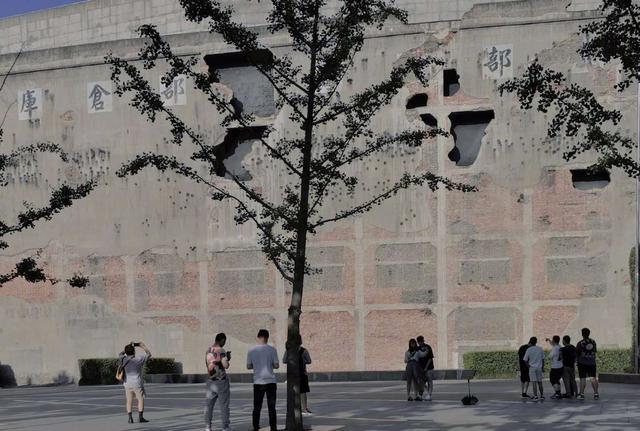 八佰|恭喜！电影《八佰》票房破23亿，霸气张雨绮请姐姐们看八佰