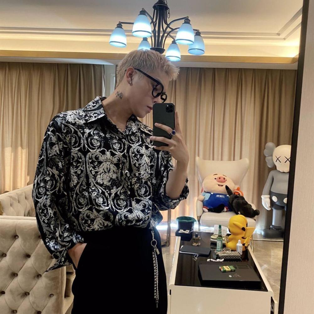 在两个月前,她因为喜欢上刘允浩,选择和小猪离婚