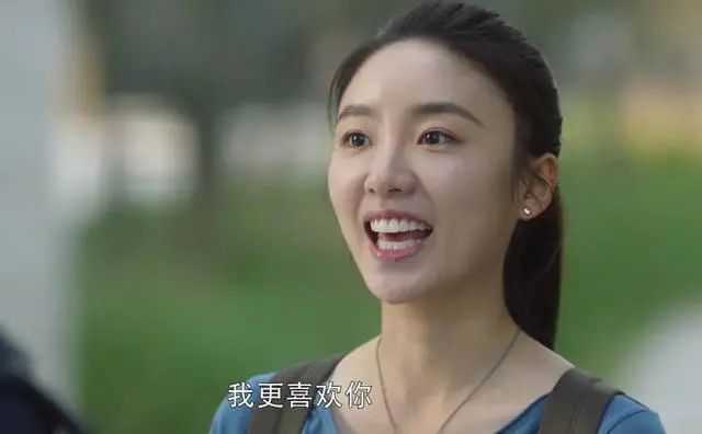 林有有|“林有有”张月恋情曝光？与神秘男子当街搂抱，举止亲昵引关注