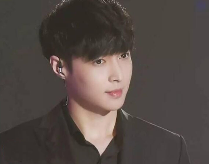 金鹰奖|金鹰奖很多艺人在盯着，但这个奖却被质疑，谁能获得引起网友关注