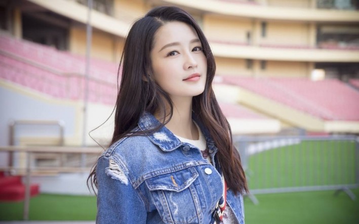 金鹰奖|金鹰奖很多艺人在盯着，但这个奖却被质疑，谁能获得引起网友关注