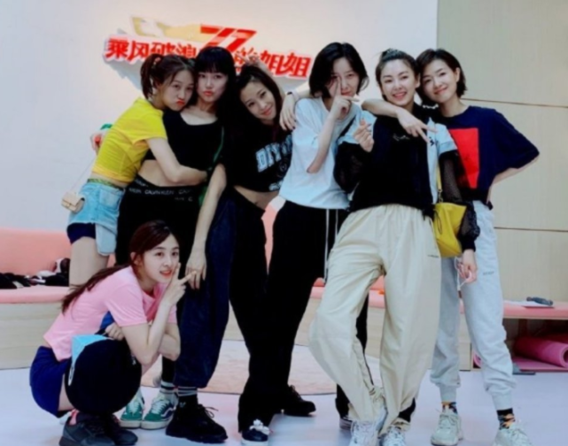 宁静|姐姐团综招商费太吓人，冠名3亿合作1.5亿，还真少不了宁静