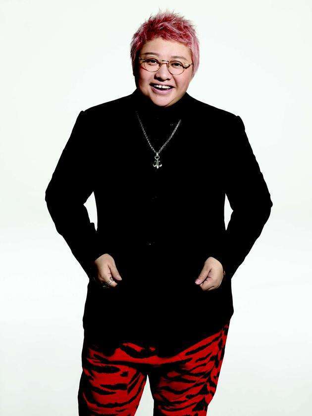 韩红近照曝光身材瘦了差点认不出来究竟是减肥还是做公益累瘦