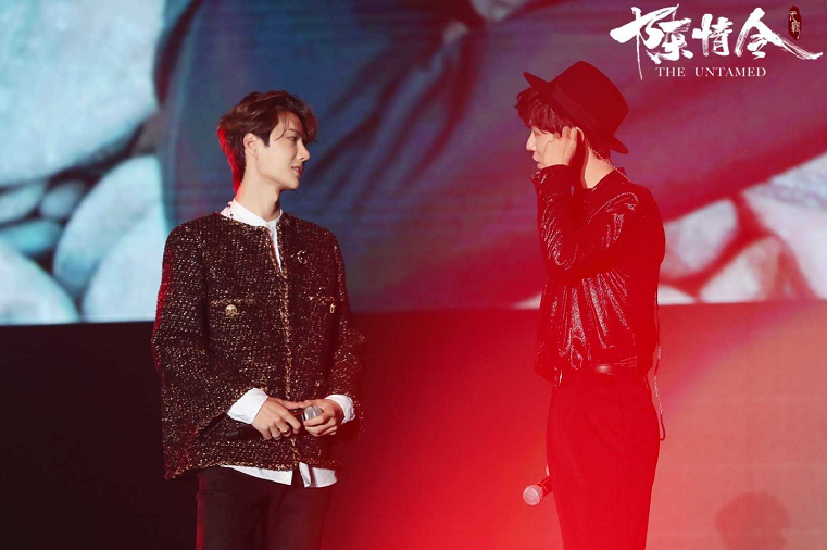 戴肖战|博君一肖CP粉迷惑行为大赏，给爱豆办婚礼，戴肖战王一博面具亲吻