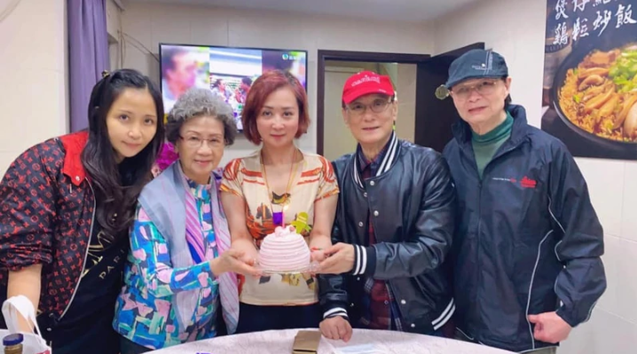 谭炳文|TVB“老戏骨”谭炳文最后照片曝光！微笑面对癌魔，一脸的慈祥