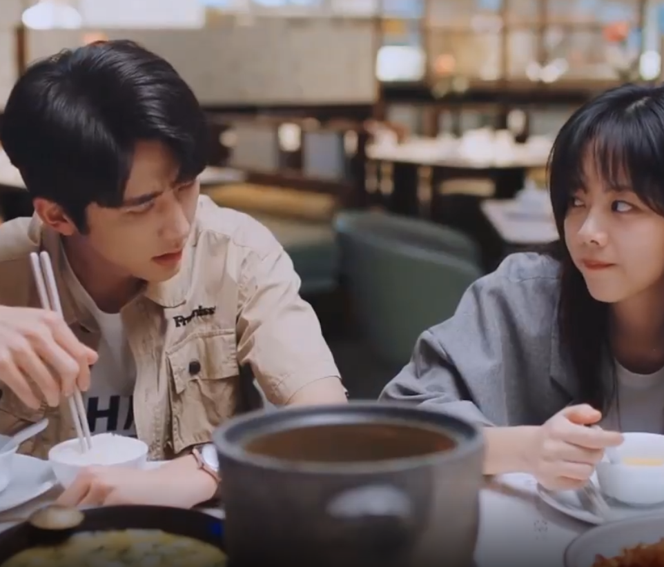 以家人之名结局前篇:贺梅向尖尖子秋承认恋爱,李爸俩字回应,好甜