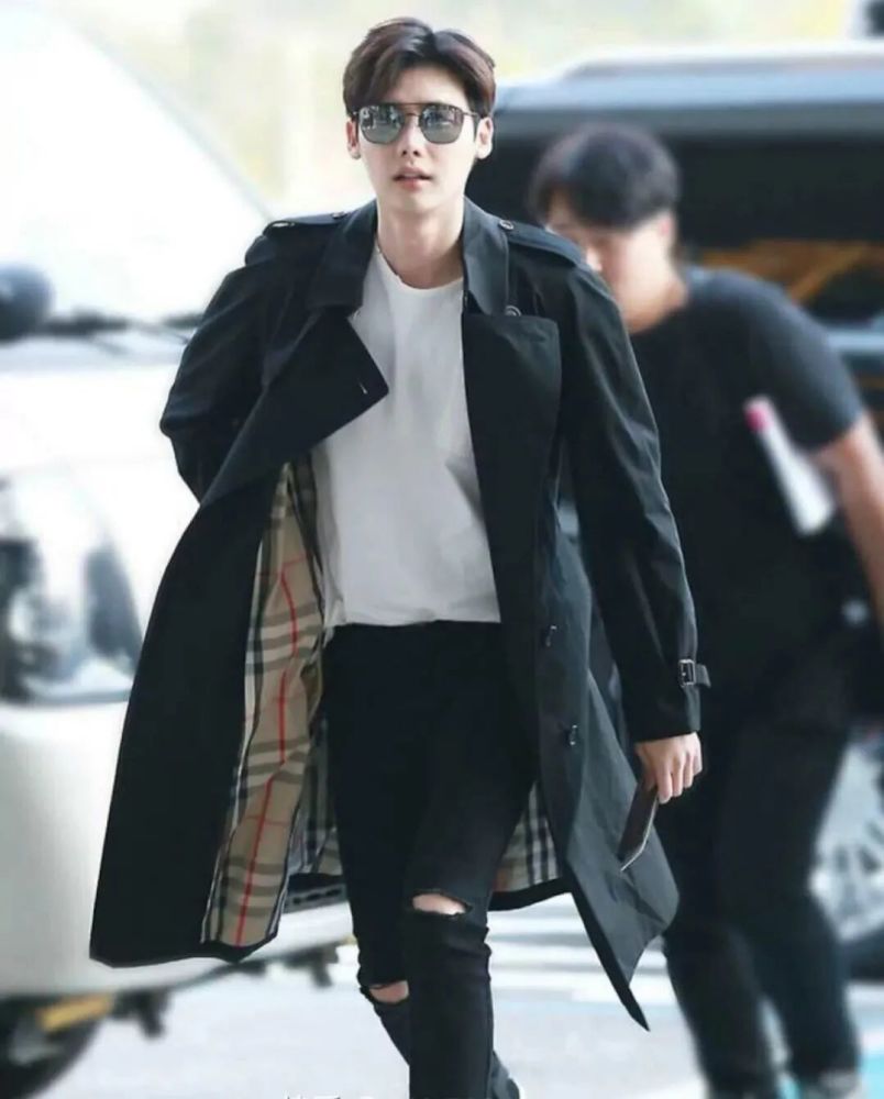 2020最后一天男神李钟硕退伍