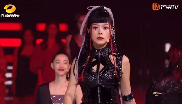 乘风破浪的姐姐|《姐姐》成团首亮相变《花少2》？宁静黑脸没遮住闪光的“姐学”