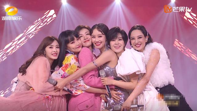 乘风破浪的姐姐|《姐姐》成团首亮相变《花少2》？宁静黑脸没遮住闪光的“姐学”