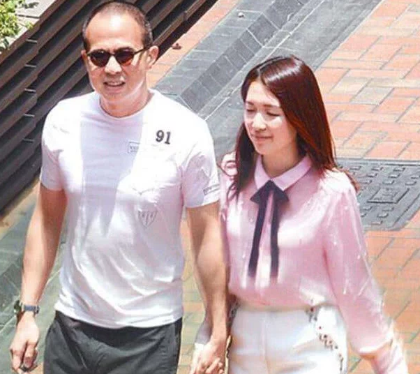 李泽楷|身家290亿的李泽楷，28岁女友被吐槽，为何54岁还不结婚？