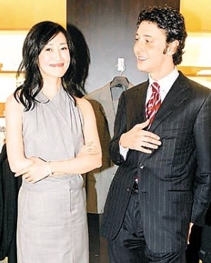 李泽楷|身家290亿的李泽楷，28岁女友被吐槽，为何54岁还不结婚？
