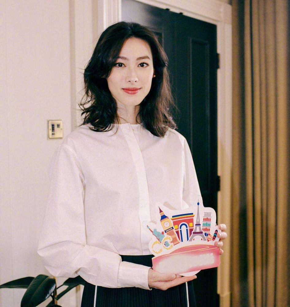 李泽楷|身家290亿的李泽楷，28岁女友被吐槽，为何54岁还不结婚？