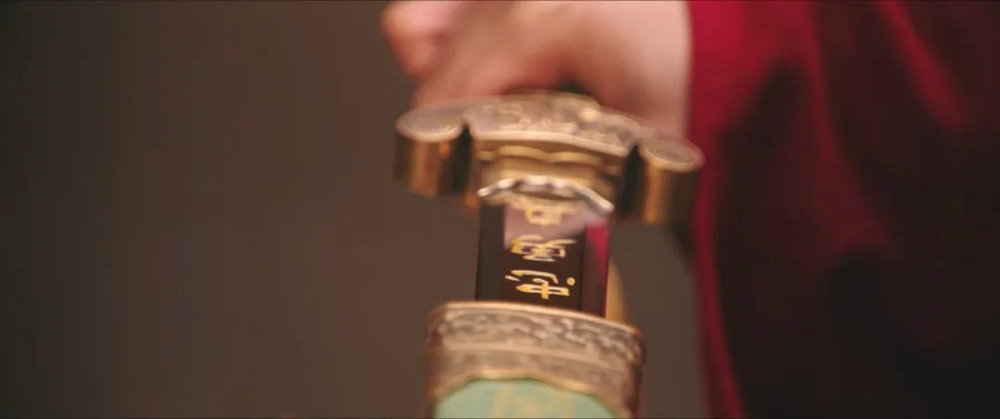 花木兰|刘亦菲《花木兰》上线引争议，观众评价：李连杰、巩俐角色太失败