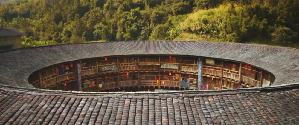 花木兰|刘亦菲《花木兰》上线引争议，观众评价：李连杰、巩俐角色太失败