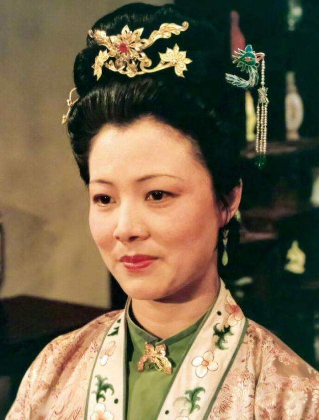 红楼梦|《红楼梦》第七回：焦大口里“养小叔子的”到底是谁？