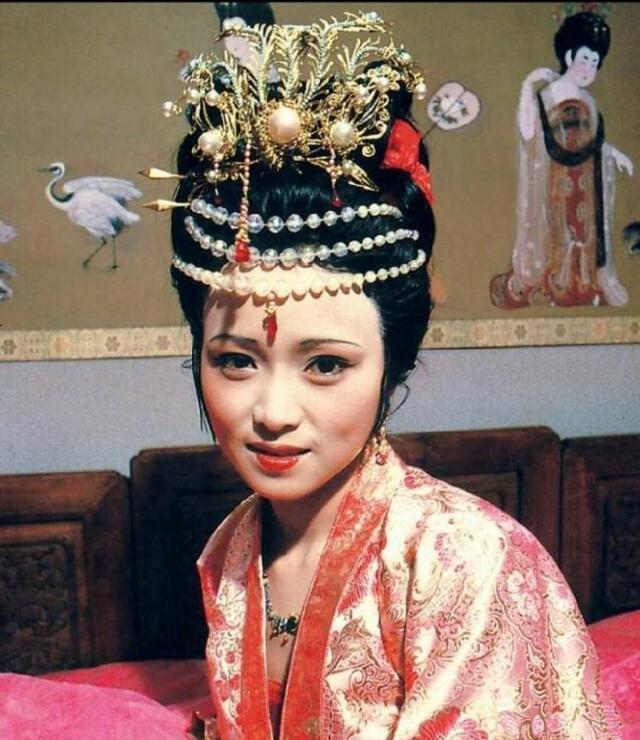 红楼梦|《红楼梦》第七回：焦大口里“养小叔子的”到底是谁？