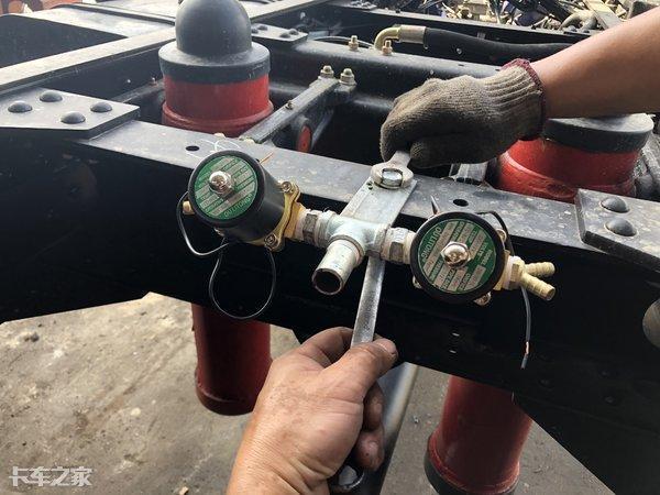 全程记录货车淋水器安装过程,液缓普及后它真的会退休吗?